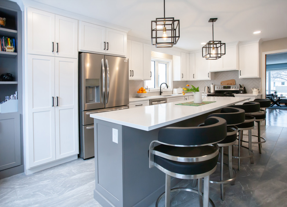Kitchen - transitional kitchen idea
