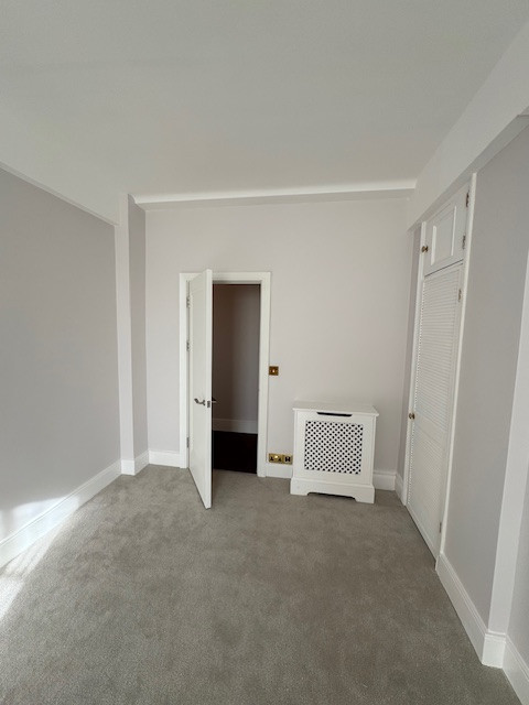 Full refurbishment works of high-end flat (x5 Bedrooms)at high street kensignton