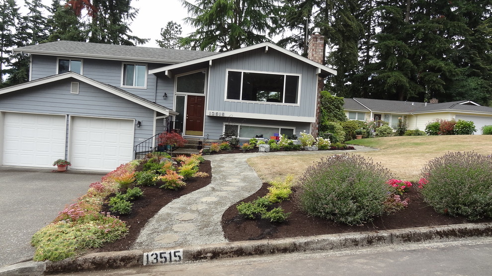 Transitional home design photo in Seattle