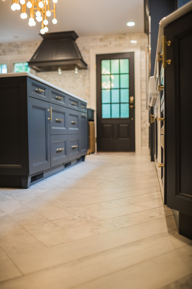 Home design - transitional home design idea