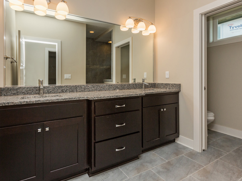Bathroom - transitional bathroom idea