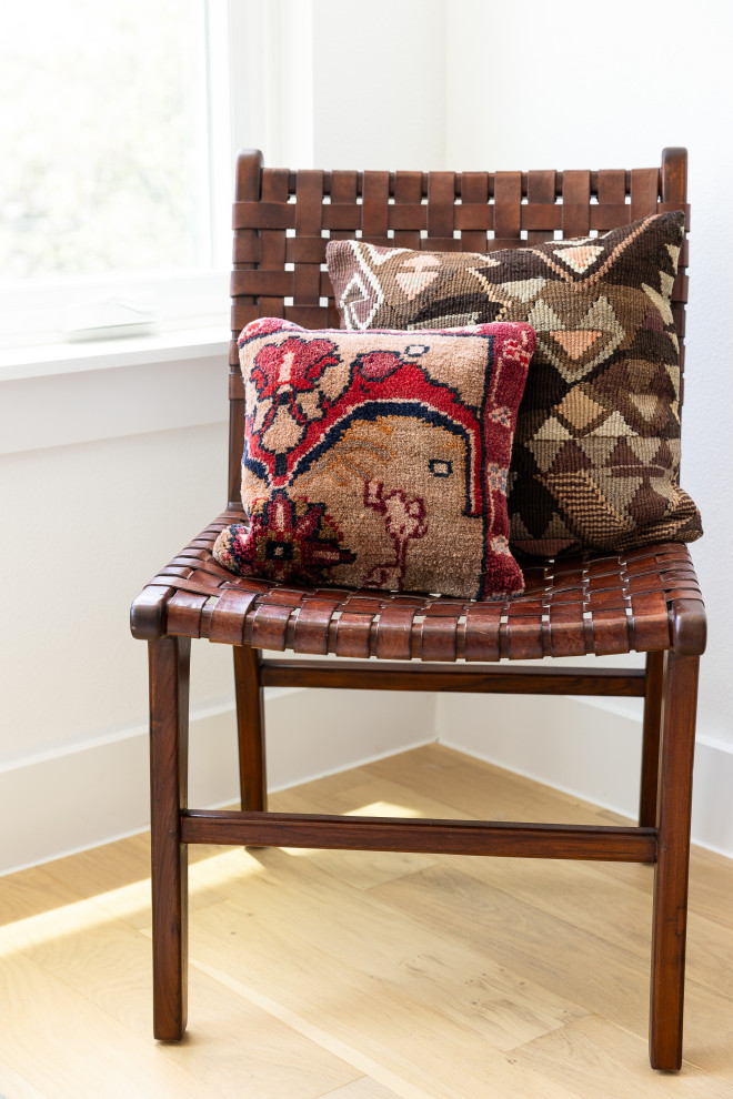 Home design - transitional home design idea in Austin