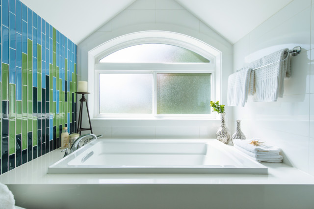Colourful Contemporary Home contemporary-bathroom