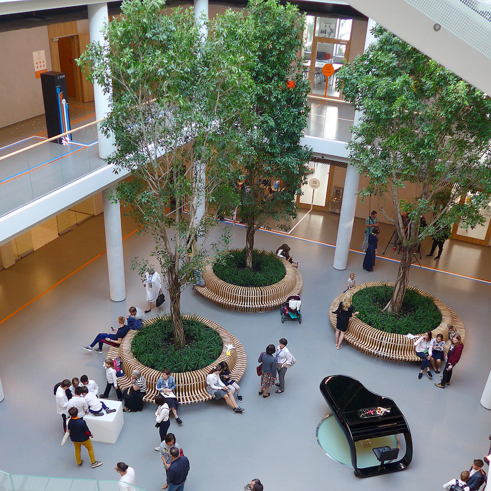 Скамьи в Атриуме