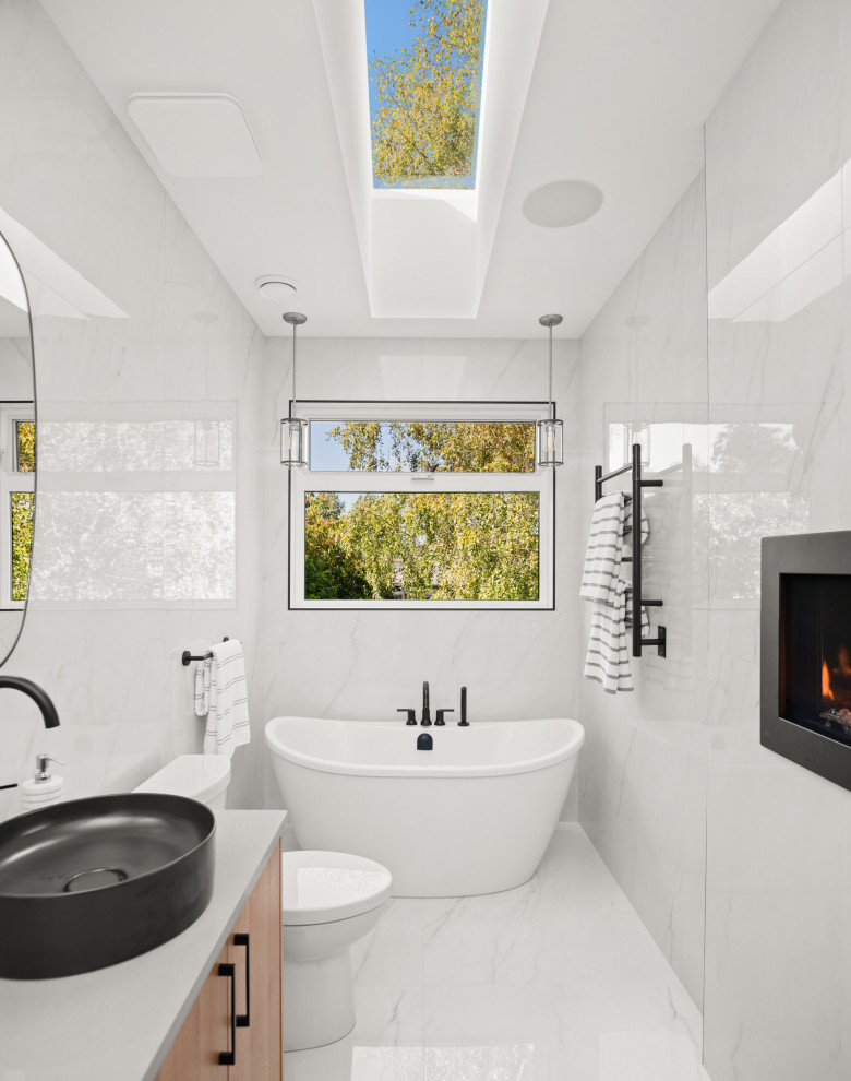 Home design - transitional home design idea in Vancouver