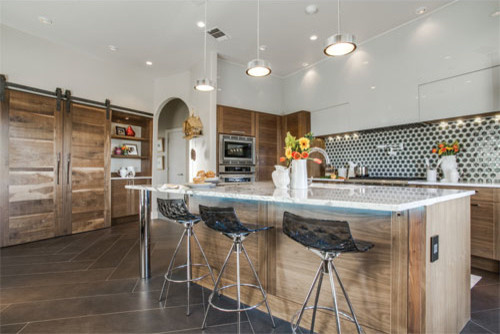 Transitional kitchen photo in Orange County