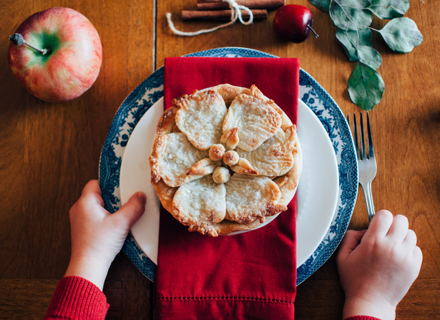 Welcome in the fall season with this simple apple pie inspired