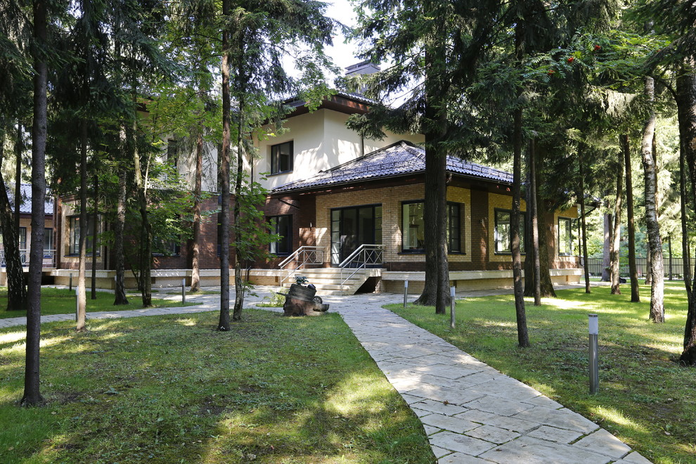 Современность и традиции