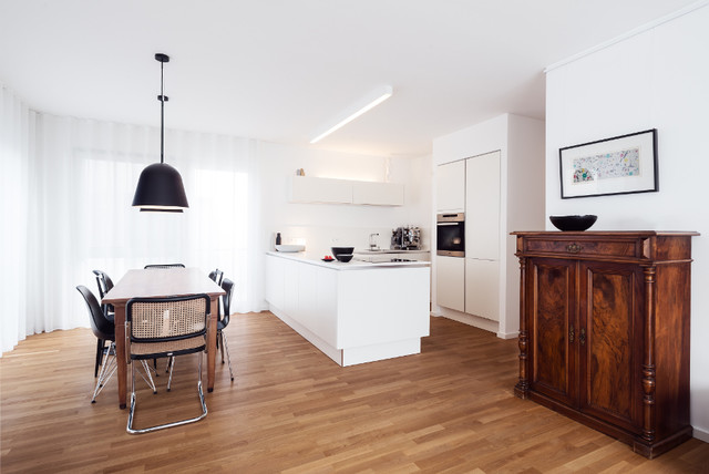 Innenausbau einer Wohnung bei Frankfurt am Main moderno-cucina
