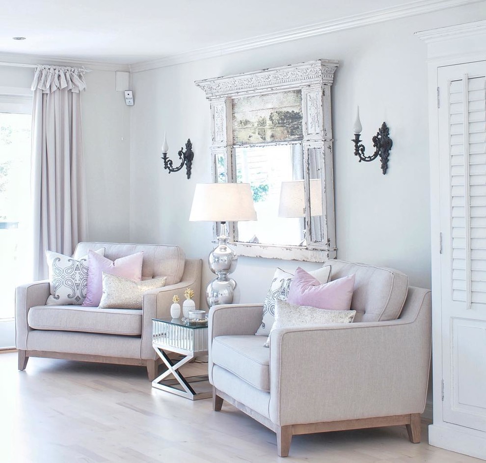 гостиная. в светлых тонах