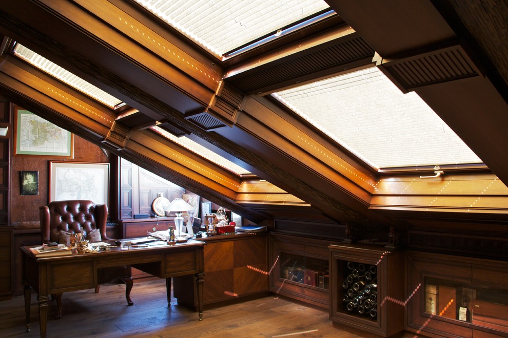 Кабинет. Мансарда жилого дома в центре Москвы