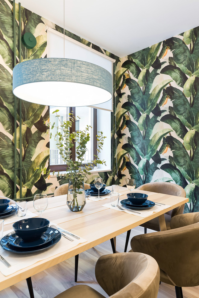 Тропическая медь на Стремянной улице