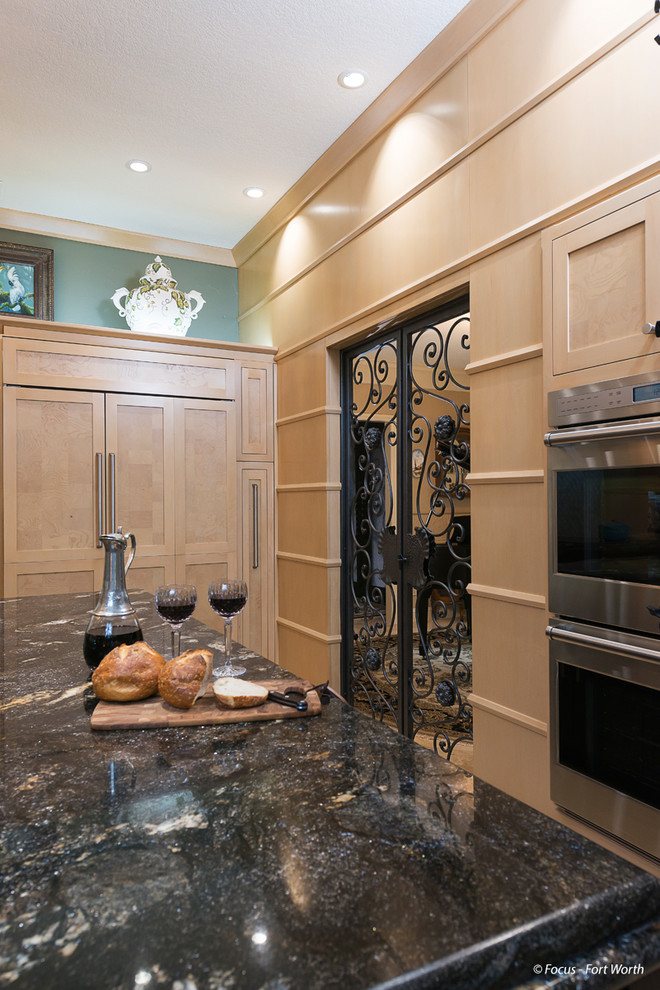 Transitional kitchen photo in Dallas
