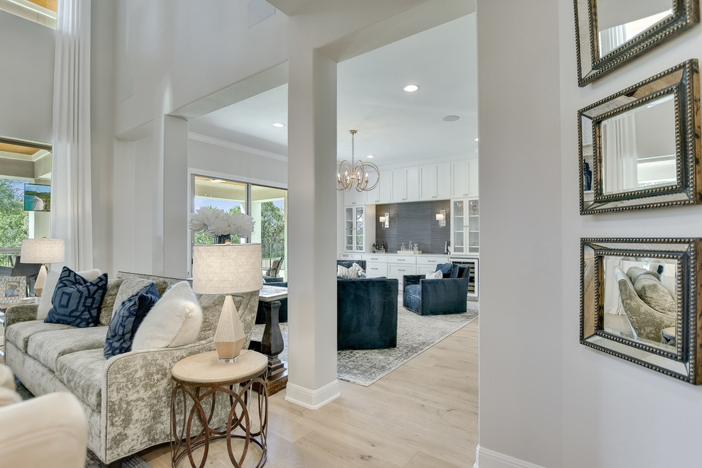 Home design - transitional home design idea in Austin