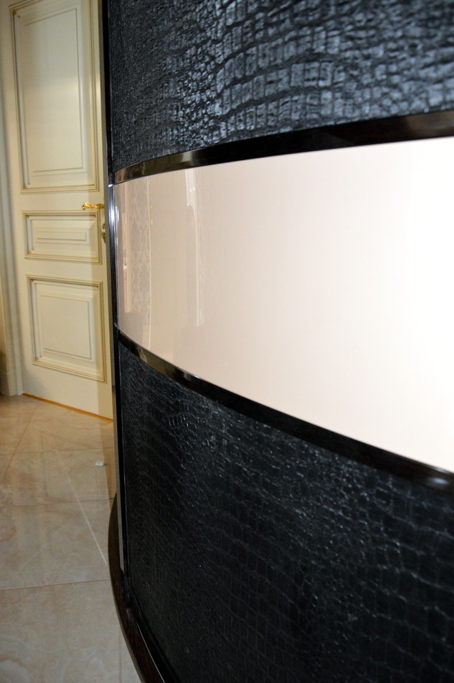 Шкаф в прихожей