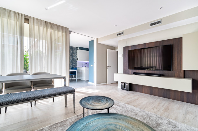 Hypnotizing tables contemporary-vardagsrum