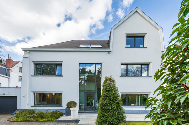 PDO transitional-house-exterior