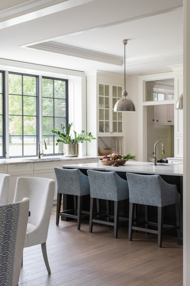 Inspiration for a transitional kitchen remodel in Chicago
