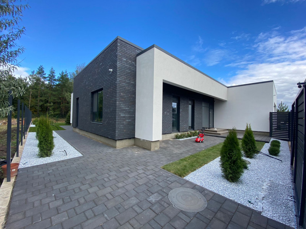 Дом в сосновом лесу