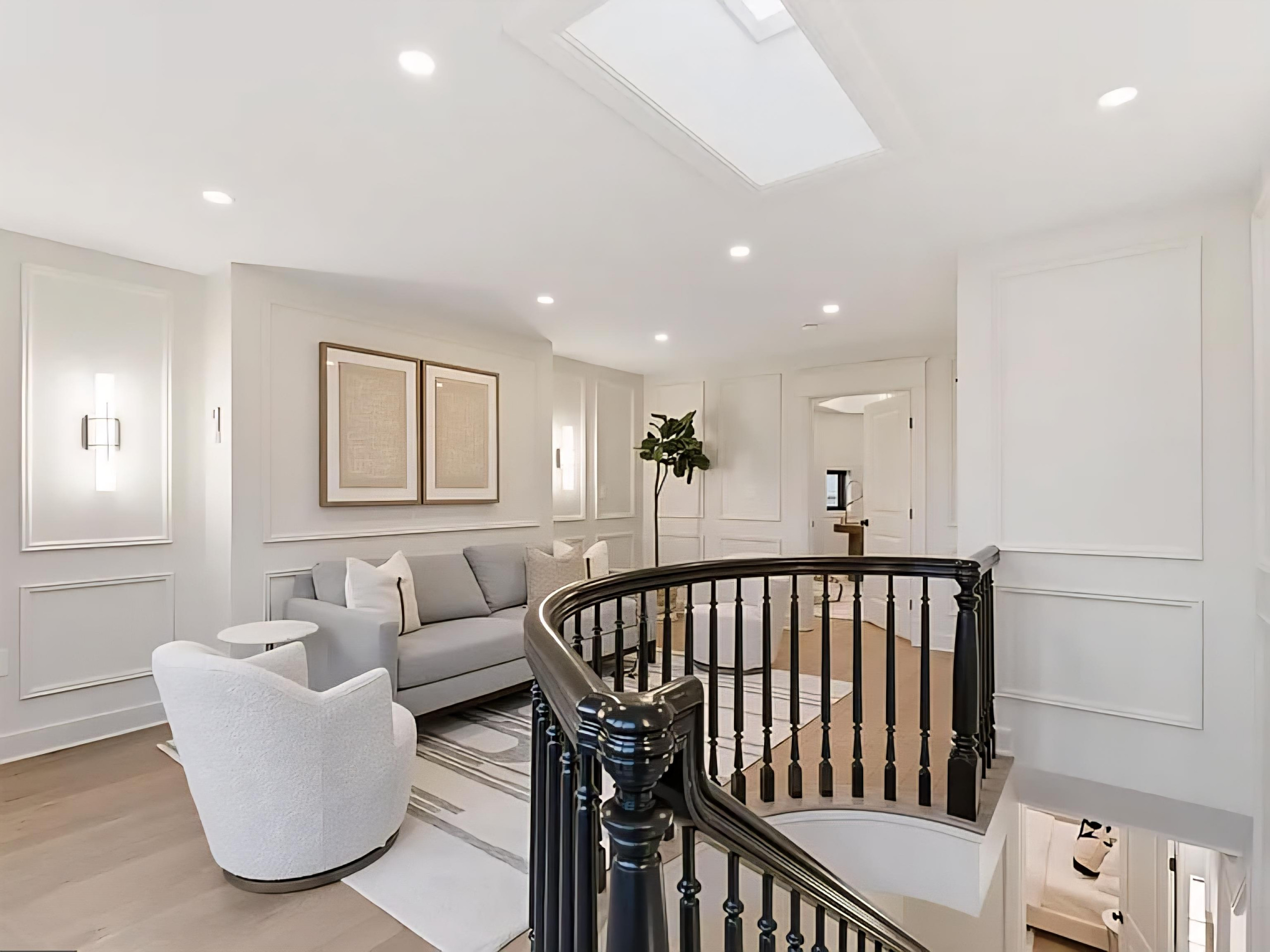 Project #154 | Classic & Chic Wood Railing
