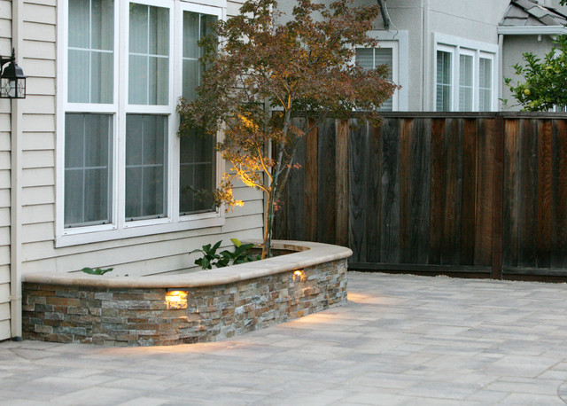 Saratoga american-traditional-garden