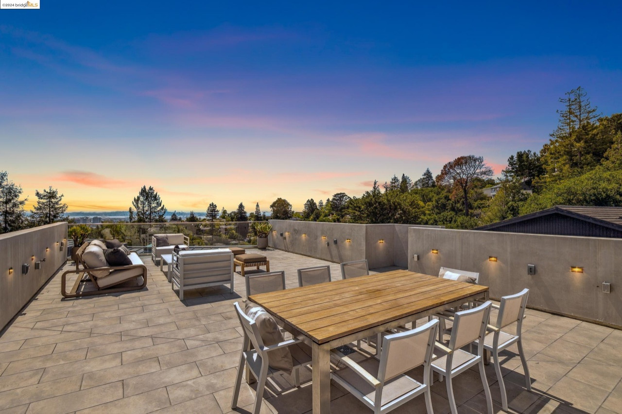 Modern House - Moyer Place