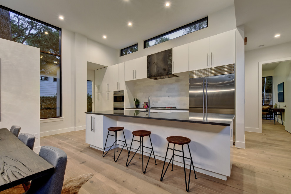 Design ideas for a contemporary home design in Austin.