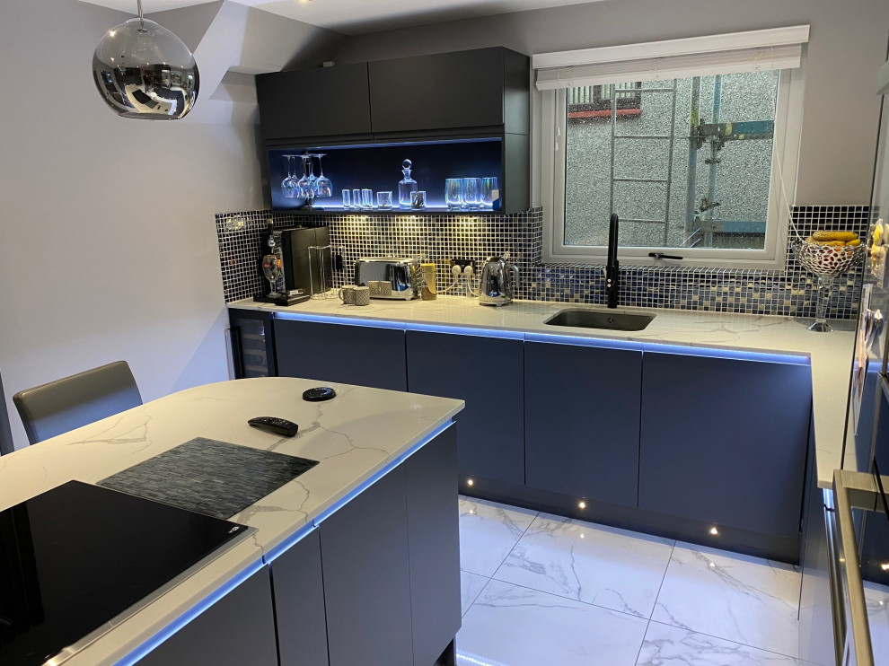 Design ideas for a modern kitchen in Glasgow.