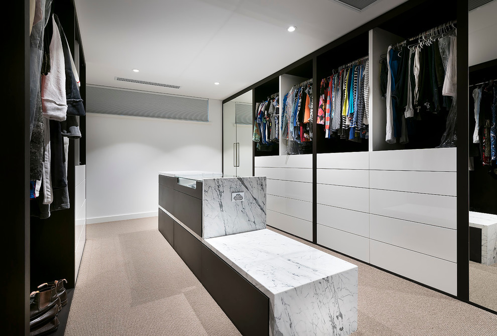 Design ideas for a modern storage and wardrobe in Perth.