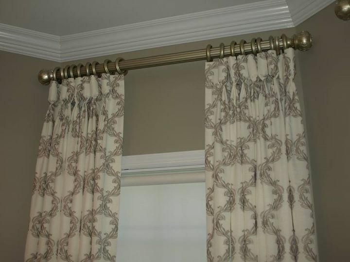 Example of a transitional home design design in Cedar Rapids