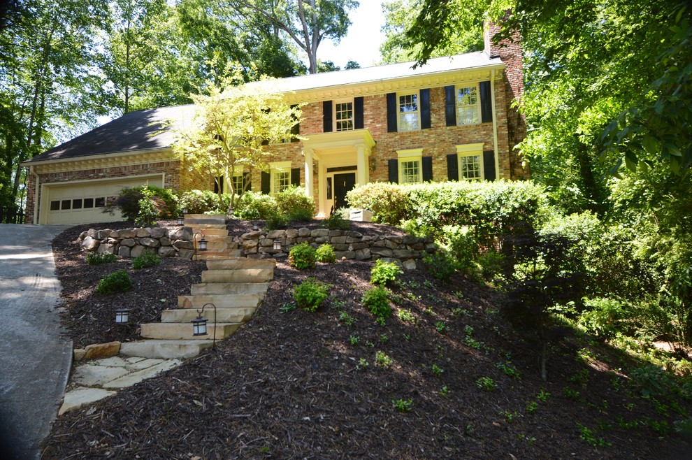 Inspiration for a traditional landscaping in Atlanta.