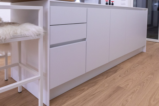 Isola modern-kitchen