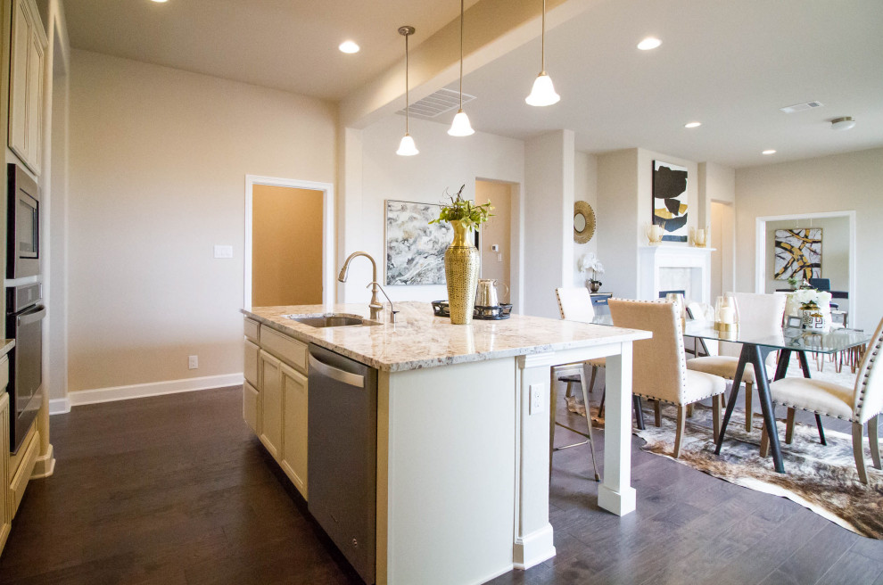 Inspiration for a transitional kitchen remodel in Albuquerque