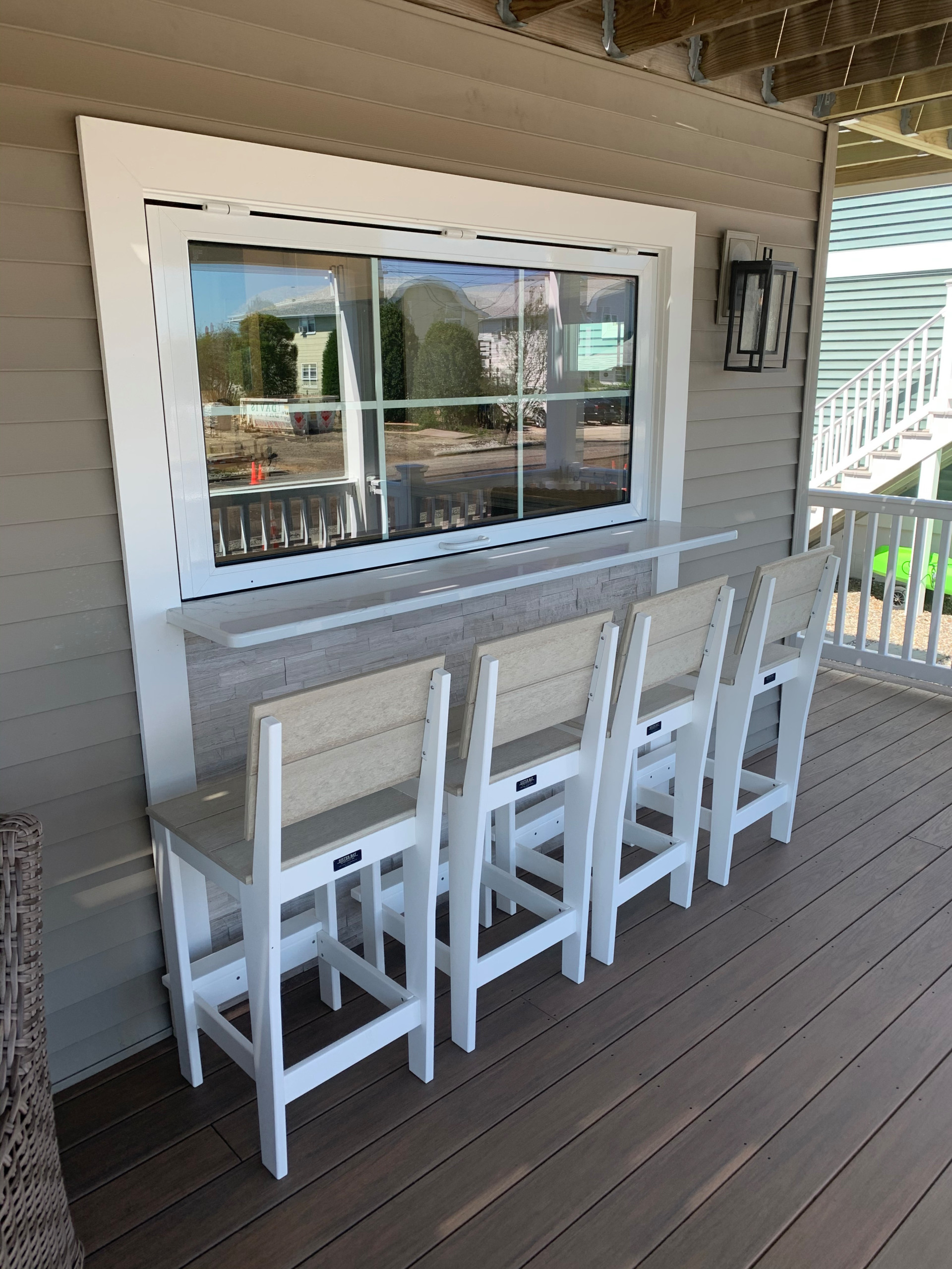 indoor/outdoor bar