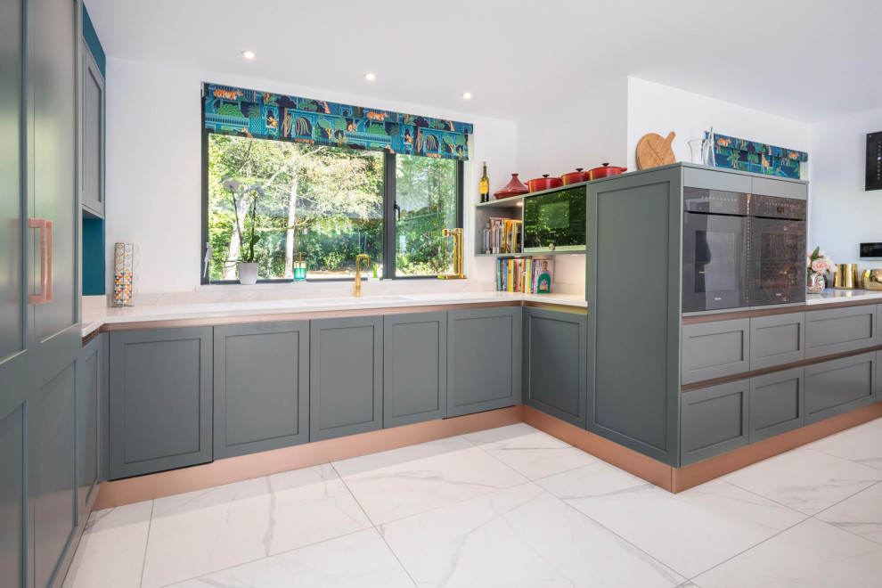 Inspiration for a traditional kitchen in Surrey.