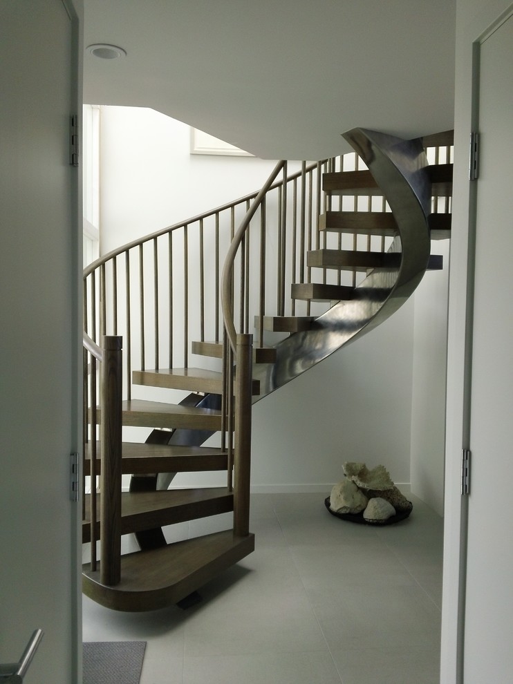 Design ideas for a modern staircase in San Diego.