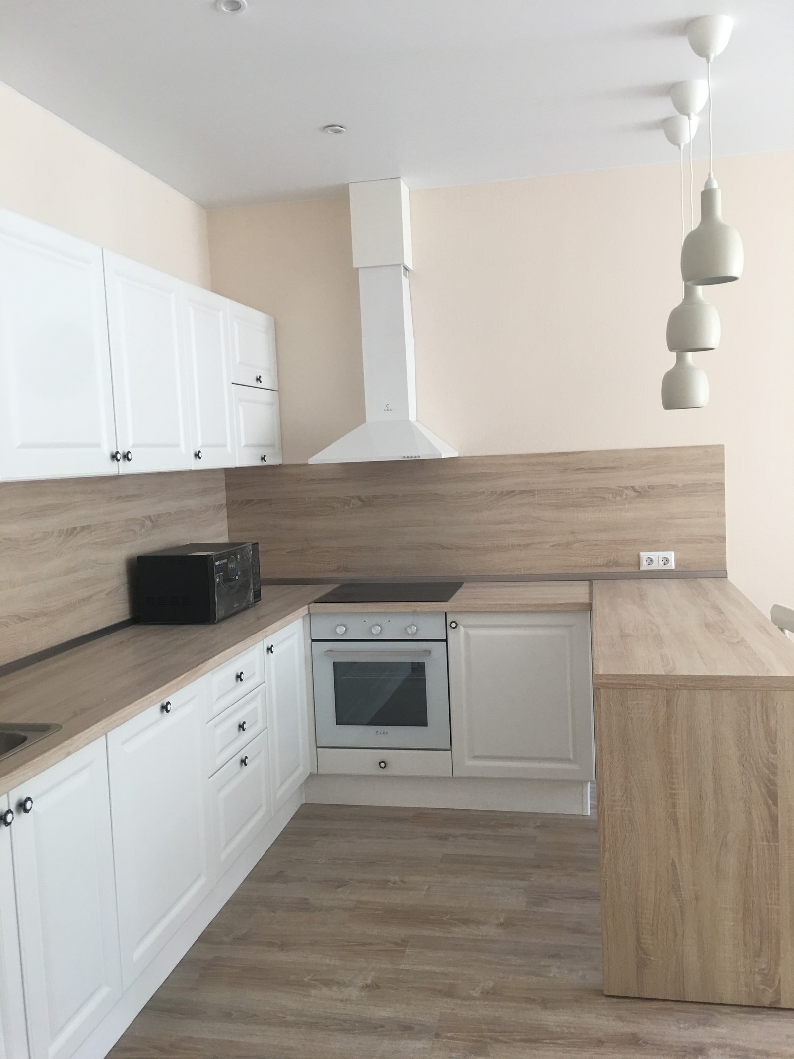 СПОКОЙНЫЙ ИНТЕРЬЕР ОДНОСПАЛЬНЫХ АППАРТАМЕНТОВ