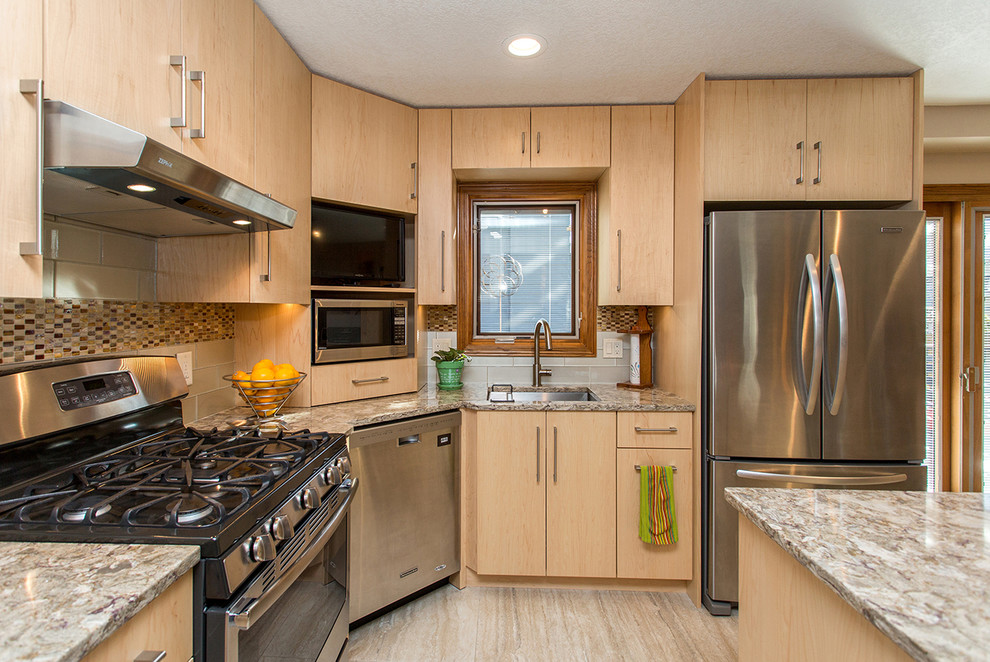 Mid-sized transitional l-shaped porcelain tile open concept kitchen photo with an undermount sink, flat-panel cabinets, light wood cabinets, beige backsplash, stainless steel appliances, an island, quartz countertops and porcelain backsplash