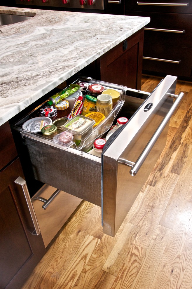 MODERN KITCHEN CHERRY