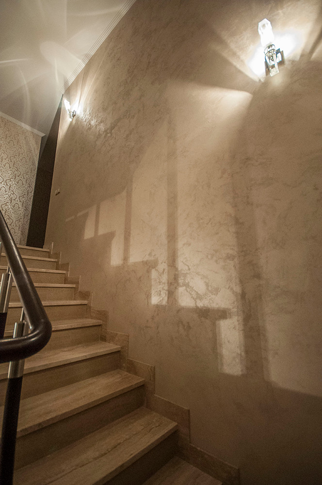 Частная квартира- отделка "Итальянская декоративная краска с эффектом песчаника"