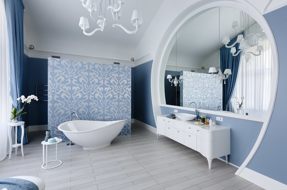 Inspiration for a transitional bathroom in Saint Petersburg.