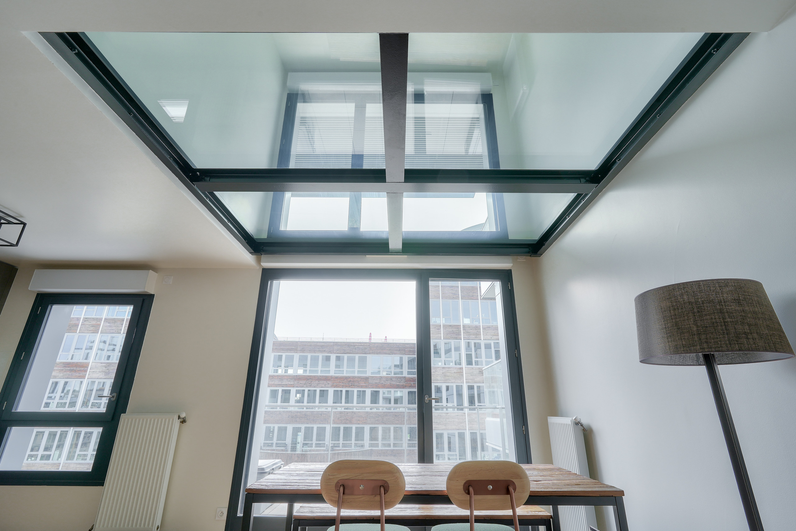 Création d'une mezzanine vitrée