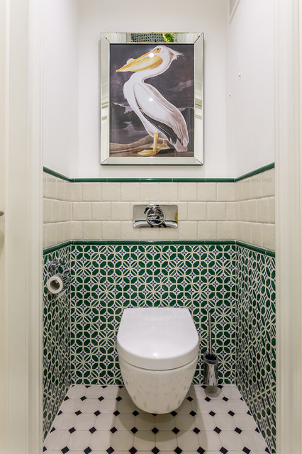 Квартира в стиле Фьюжн traditional-cloakroom