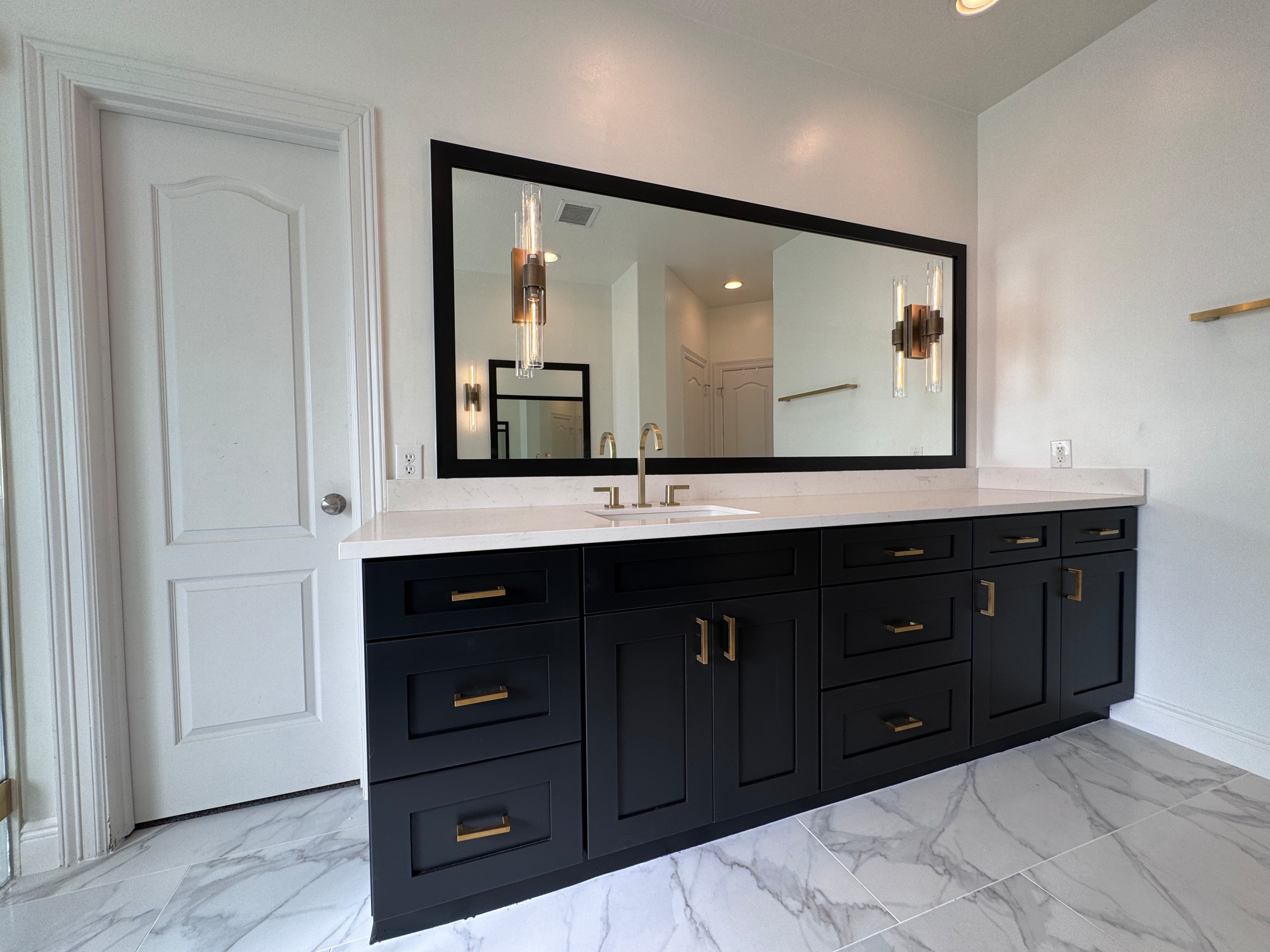 Contemporary Master Bathroom in Katy