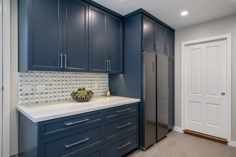 This is an example of a contemporary utility room in San Francisco.
