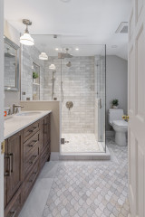 10 Low-Curb Showers That Deliver on Style and Function