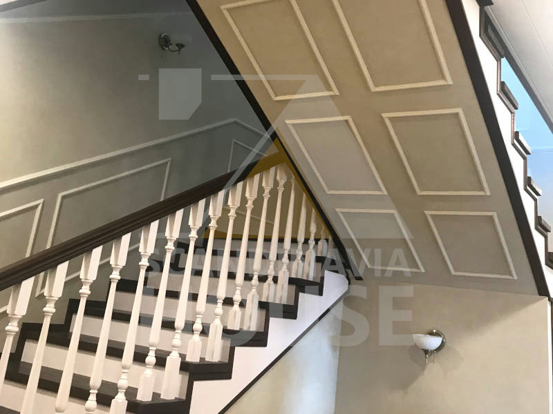 Лестница на металлокаркасе с деревянными ступенями