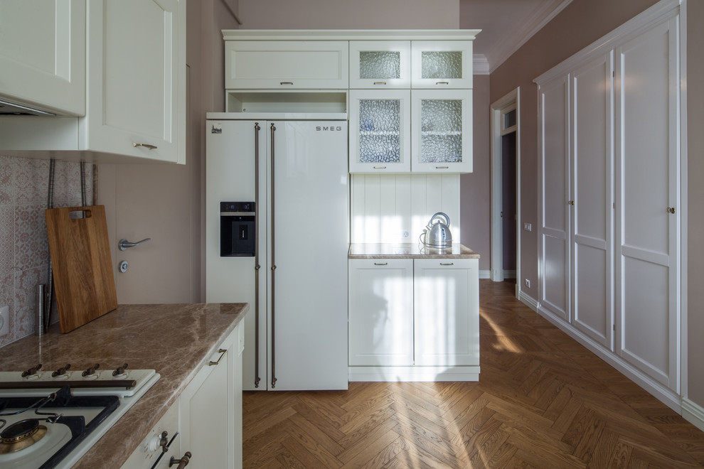 Neoclassical apartment