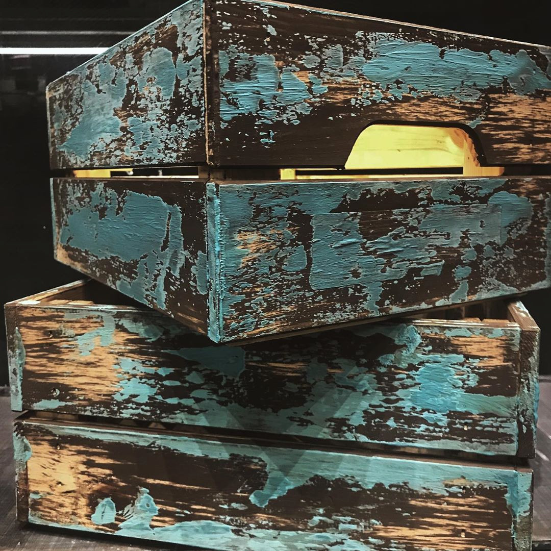 Бар «ЗОЖ». Отделка декоративной штукатуркой и декорирование элементов интерьера