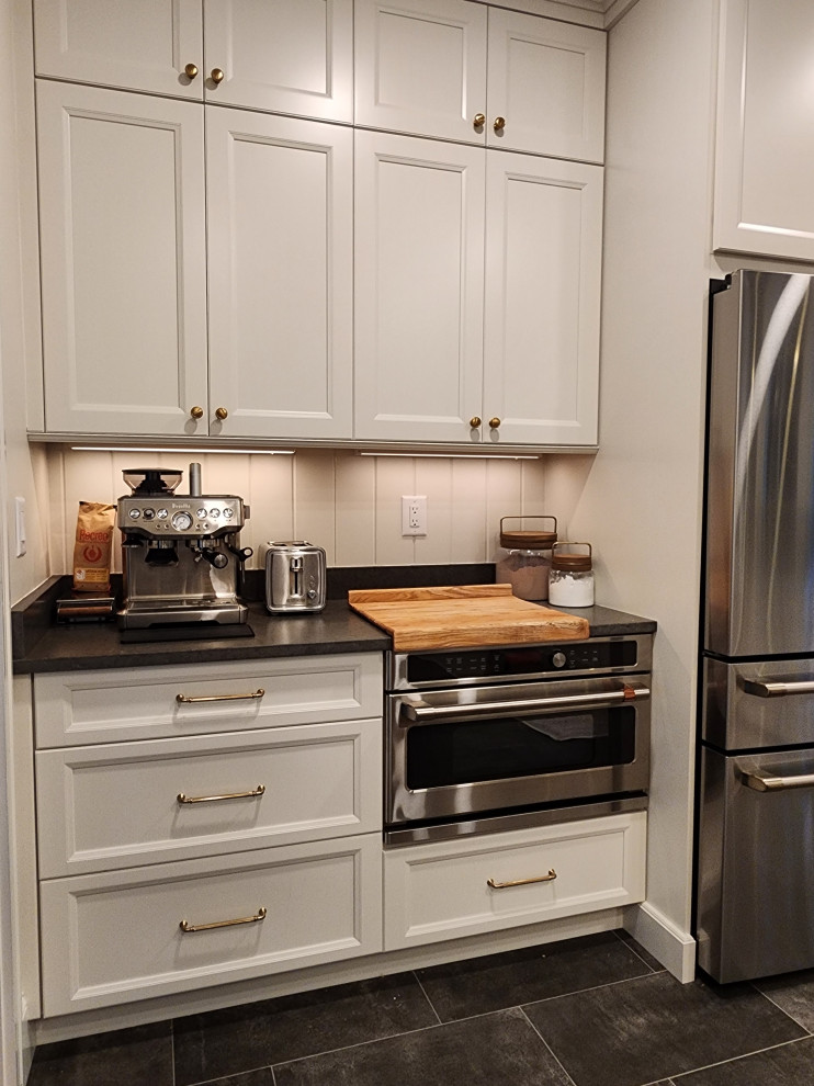 16831 - The Purrfect Kitchen